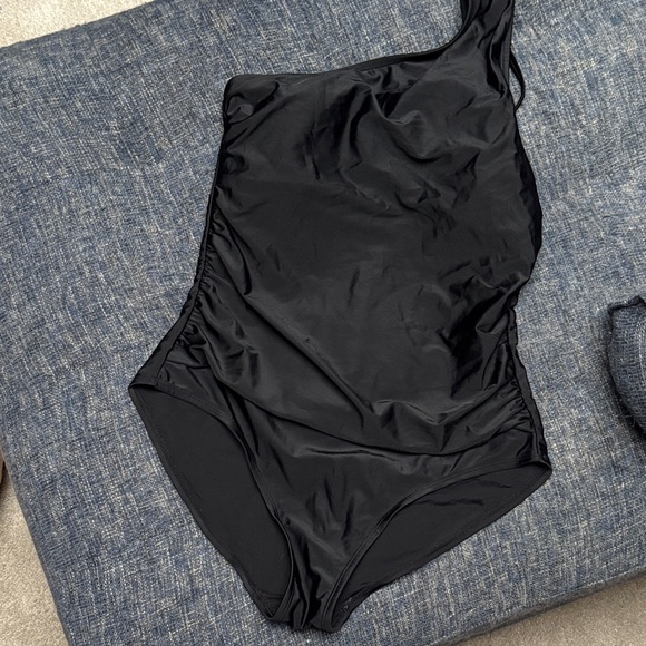 Other - Elegant Black One-Shoulder Swimsuit